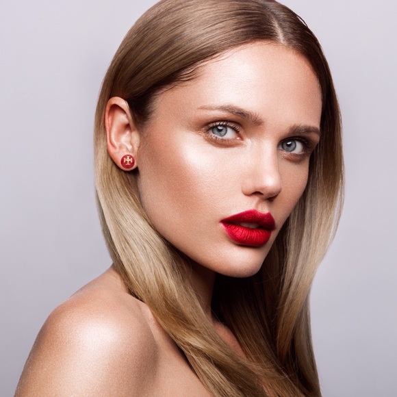 TORY BURCH • Evie Logo Earrings - Picture 2 of 5